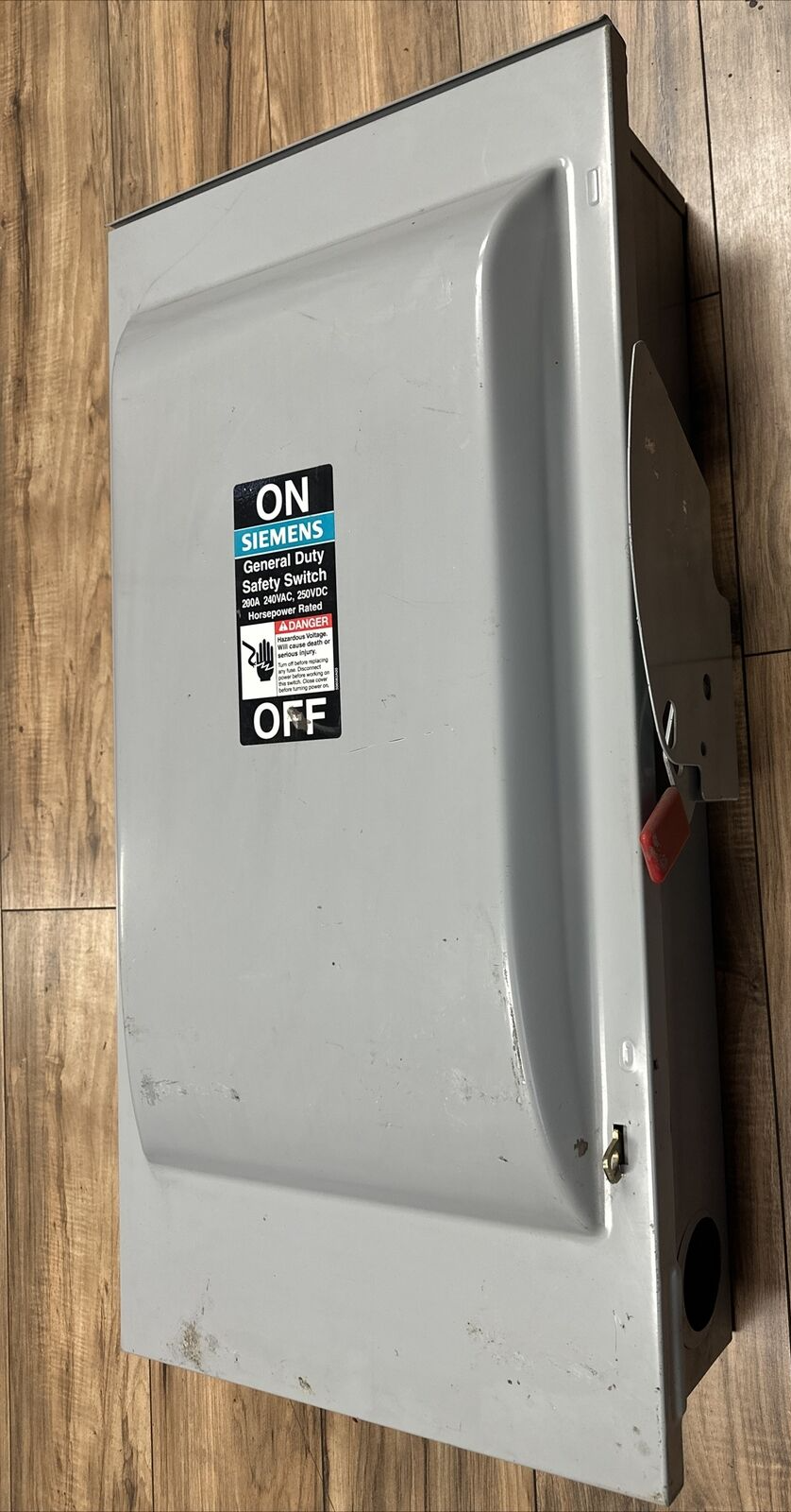 SIEMENS GF324NR TYPE VB II 200A 240VAC 3PH 60HP 240VDC 40HP TYPE 3R FUSIBLE