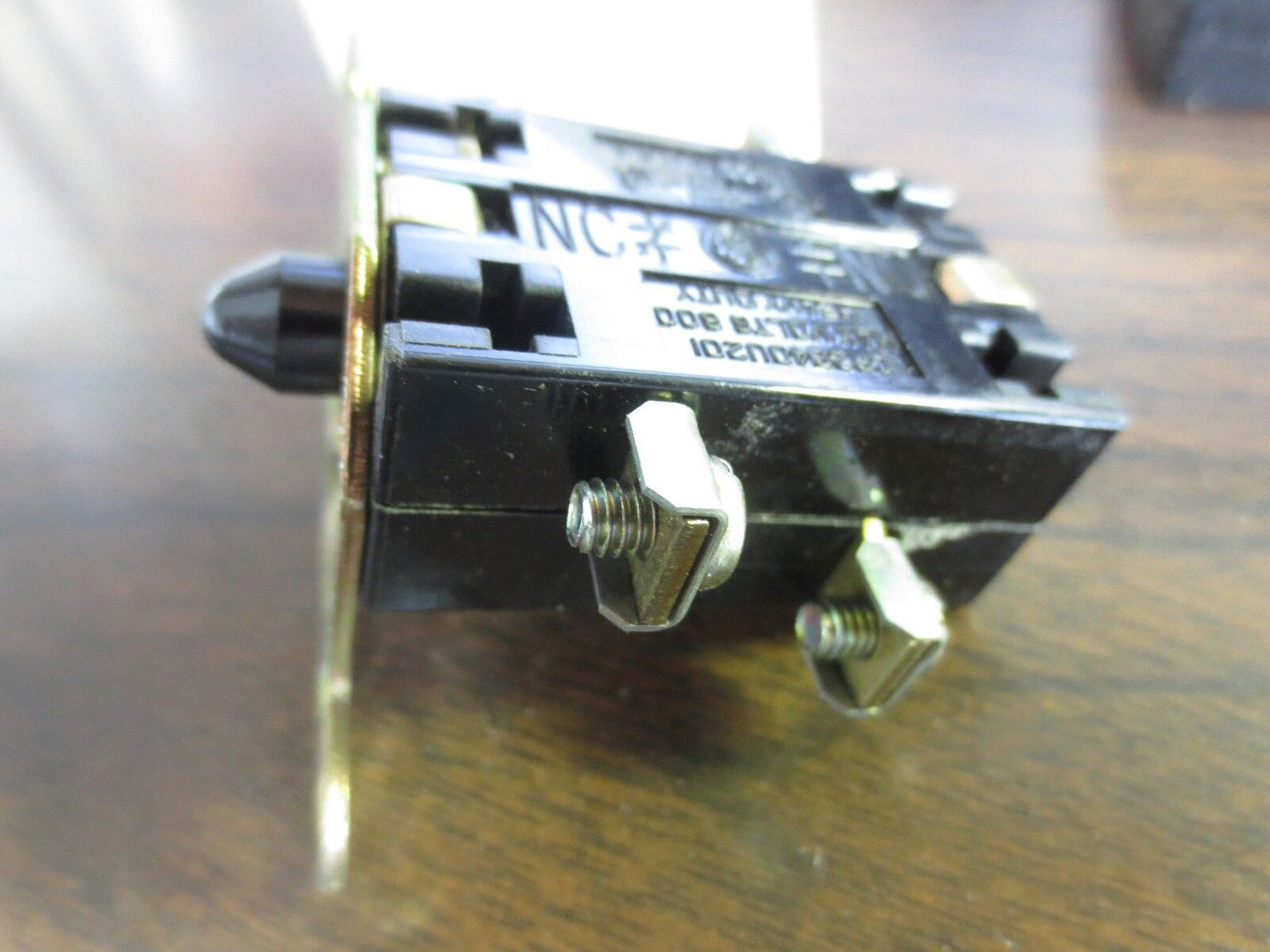 GENERAL ELECTRIC CR2940U202 HEAVY-DUTY OILTIGHT CONTACT BLOCK - NEW SURPLUS