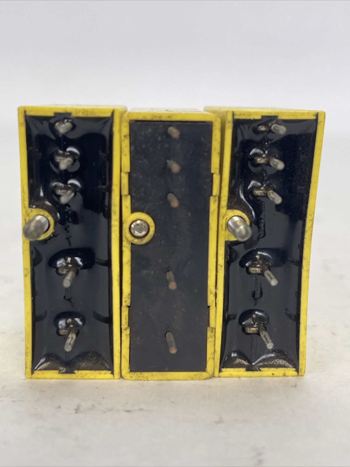 POTTER&BRUMFIELD/OPTO22 IAC-5 I/O MODULE INPUT 90-140VAC OUTPUT 30VDC (LOT OF 3)