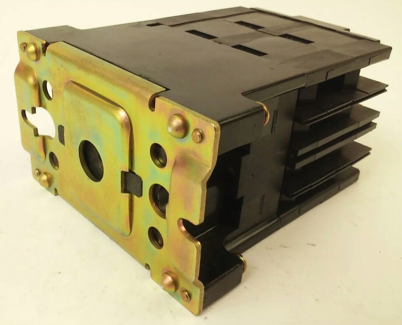 ALLEN BRADLEY 700DC-R350Z2 SER.B, 300V, 30A, 230-250V DC COIL, MISSING PARTS