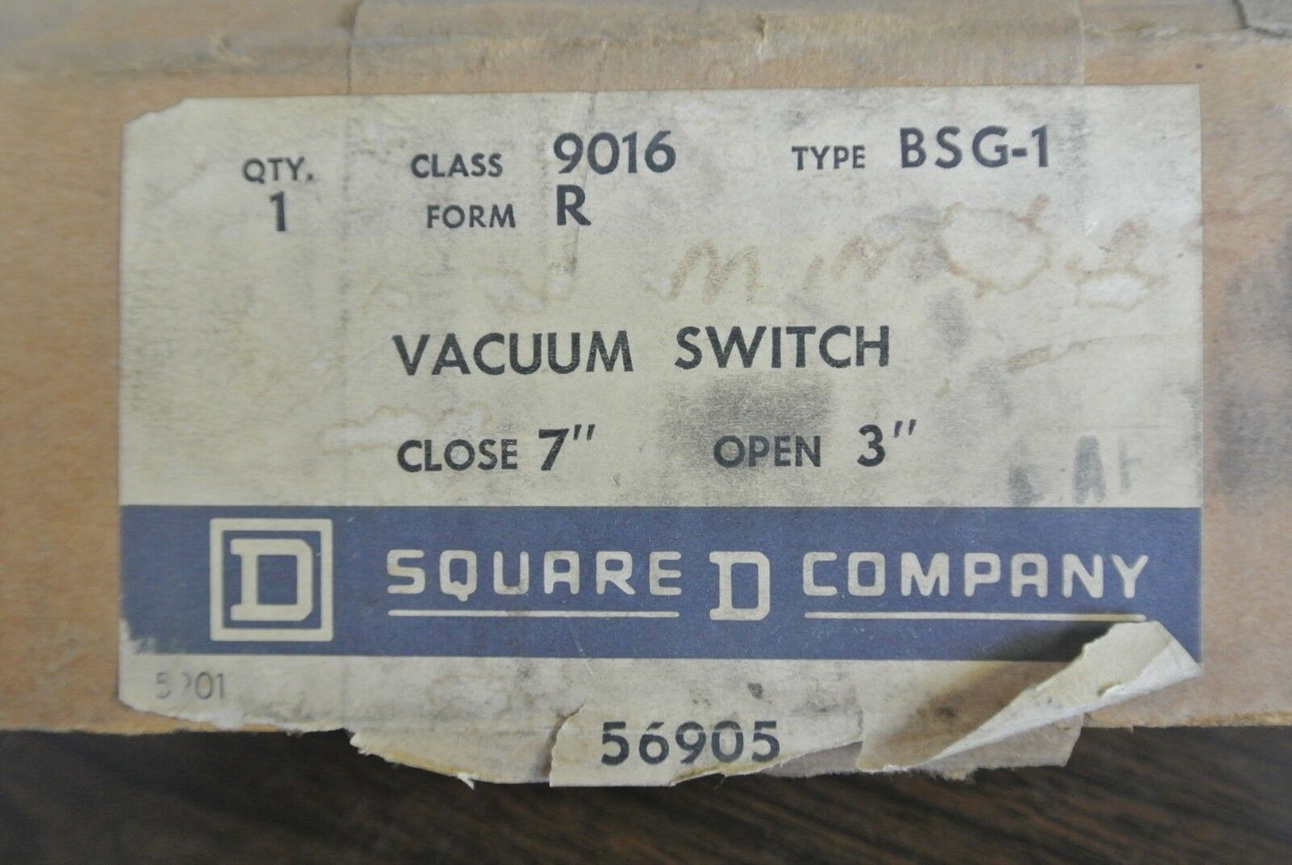 SQUARE D 9016 BSG-1 VACUUM SWITCH - OPEN - 3", CLOSE 7" - NEW SURPLUS