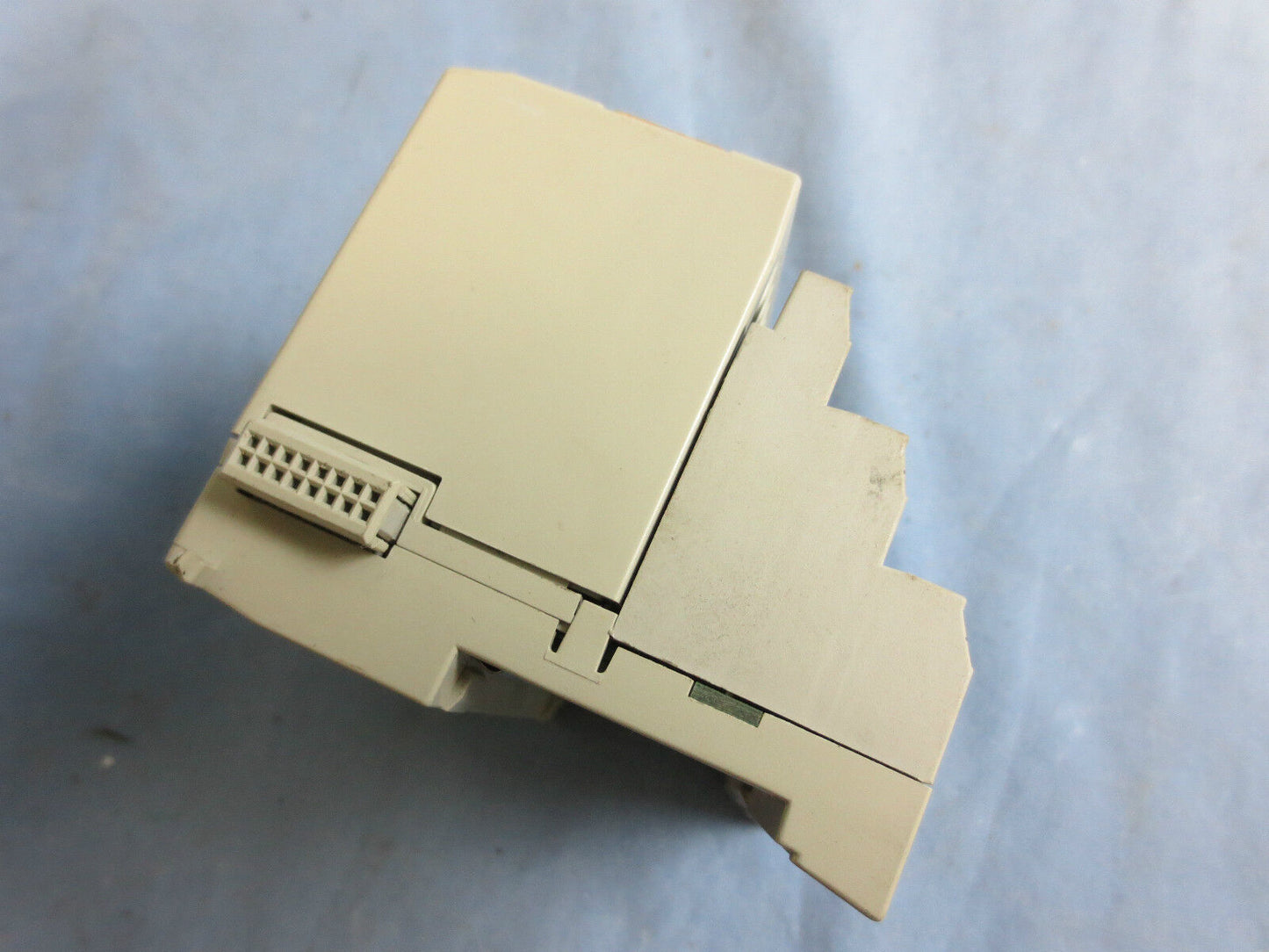 ALLEN-BRADLEY 1794-TB3/A FLEXBUS TERMINAL BLOCK & 1794-OAB/A OUTPUT MODULE