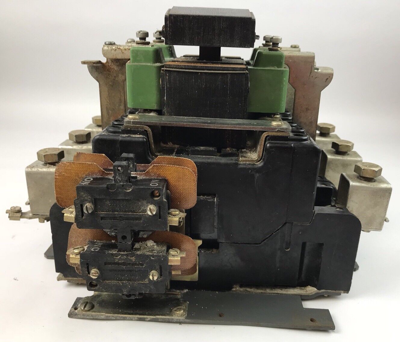 GE CR105G000DFA CONTROL NEMA SIZE 5 MAX VOLTS 600 AC MAX AMPS 300 * USED *