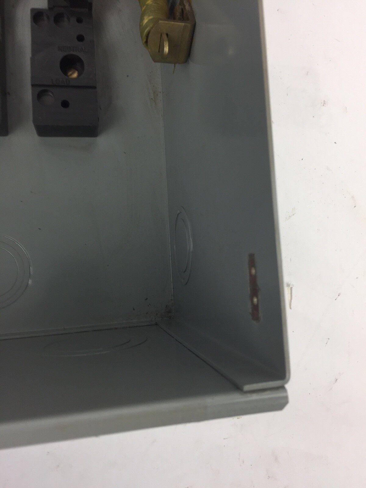 WESTINGHOUSE GUN323 SAFETY SWITCH 240 VOLT AC 100 AMP TYPE 1 ENCLOSURE INDOOR