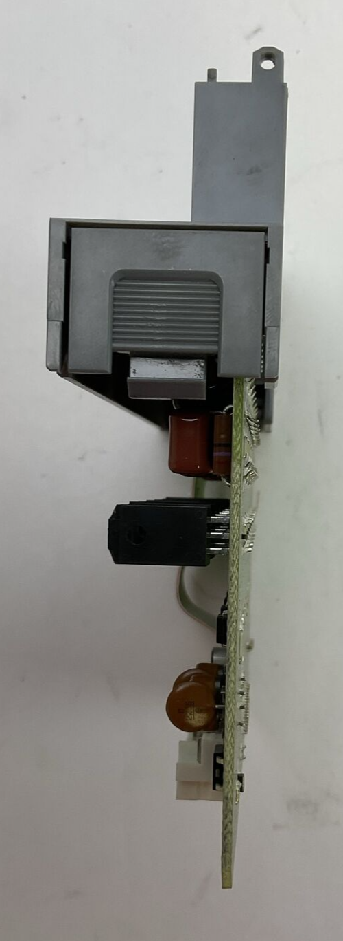 ALLEN BRADLEY 1746-OA8 SER B F/W N/A DIR/VER 10000058878/05 OUTPUT MODULE SLC500