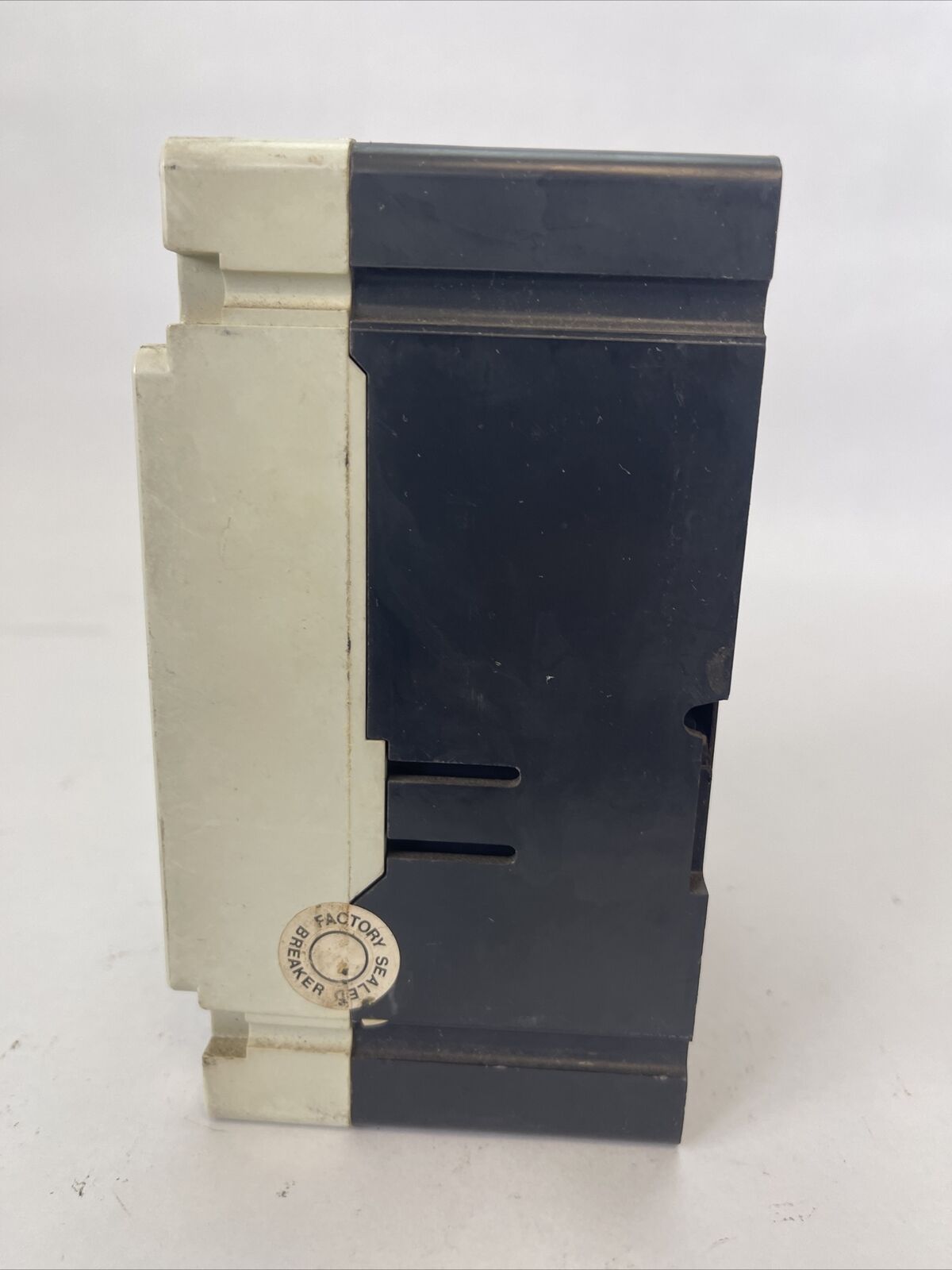 WESTINGHOUSE HMCP030I:1CA04 30AMP 3POLE 600VAC 250VDC AUX. SW. A1X1LT 1490D73G58