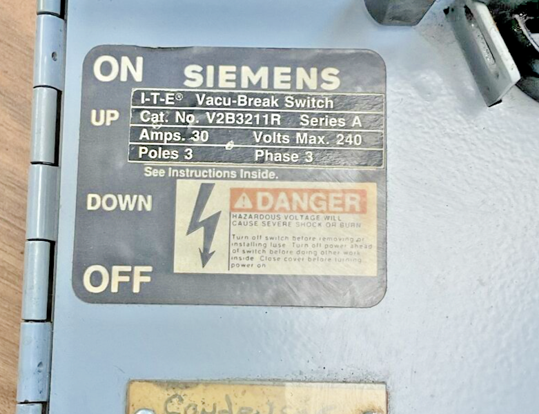 ITE SIEMENS V2B3211R VACU-BREAK PANELBOARD SWITCH SER.A 240V 30A 3POLE 3PH