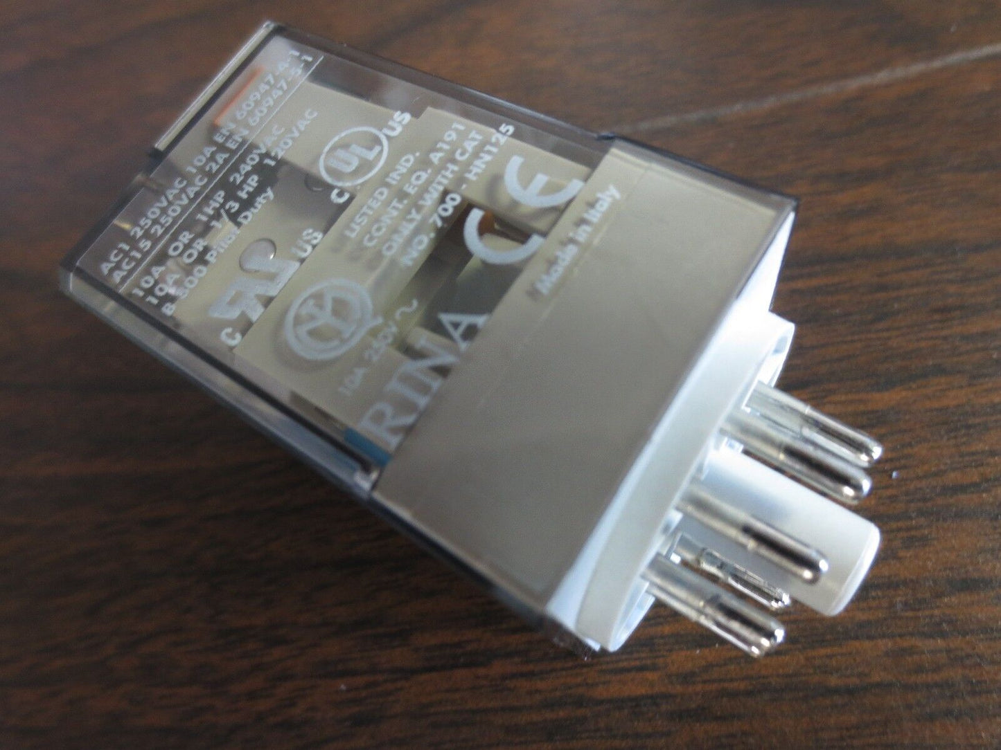 ALLEN-BRADLEY 700-HA32Z24 RELAY + 700-HN202 SOCKET / BASE