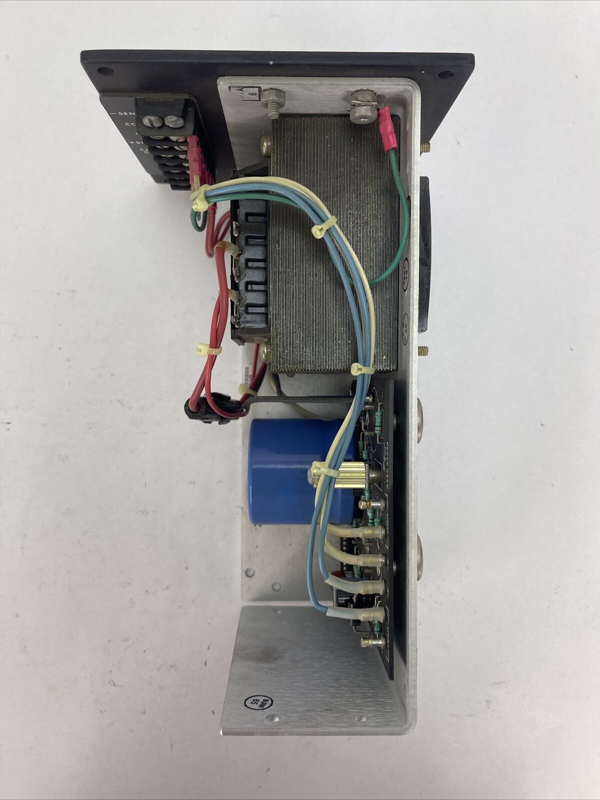 UNICO 1685 POWER-ONE INTERNATIONAL SERIES 309-807.01 HD5-12/OVP-A 5VDC 12A W/OVP