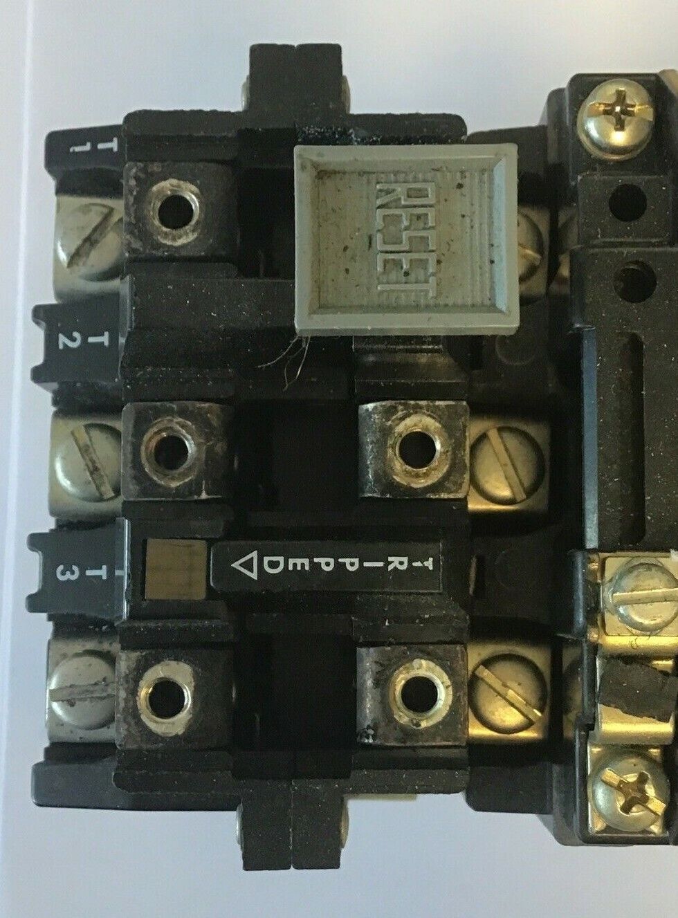 ALLEN BRADLEY 509-BOD STARTER SIZE 1 SER.B W/CB236 COIL W/O HEATER