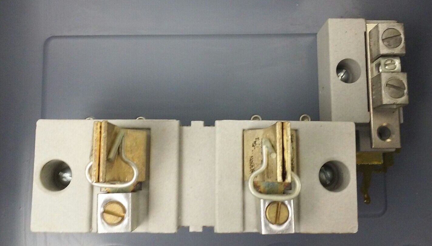 ARROW HART 24299R ENCLOSED SWITCH TYPE HD, 2P, POLES 3SN, 100A, 240V,FUSIBLE,NEW
