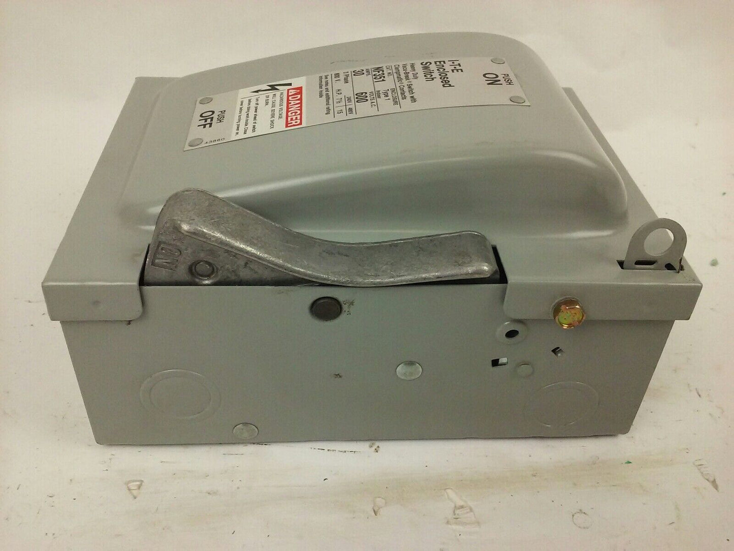 SIEMENS I-T-E NF351 H.D. ENCLOSED SWITCH, 30A, 3PH, 600V, TYPE 1 INDOOR, NEW