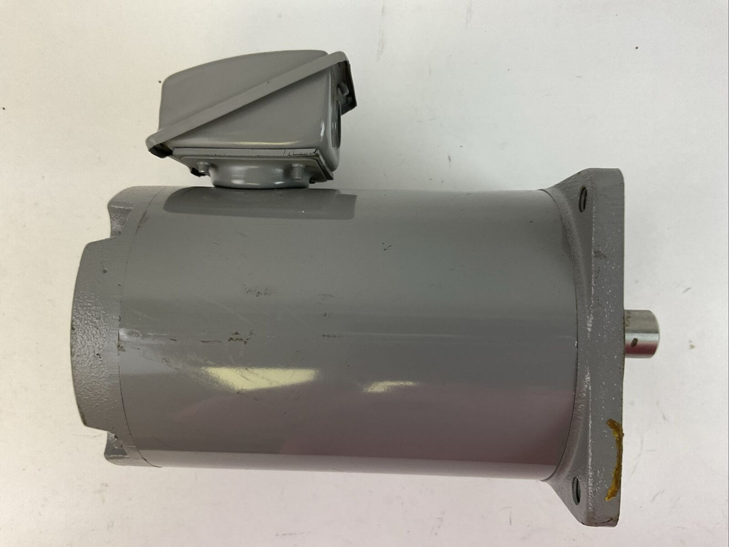 FUJI ELECTRIC MLH8085K 3PH INDUCTION MOTOR 1.5kW 220V 60HZ 6AMP