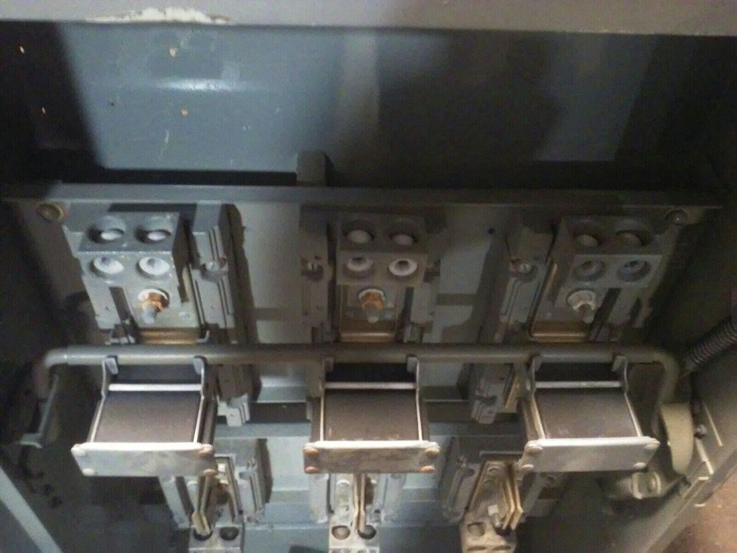 ITE BULLDOG F-325 FUSIBLE DISCONNECT SWITCH, 3PH, 400A, 240VAC/250VDC, 100HP