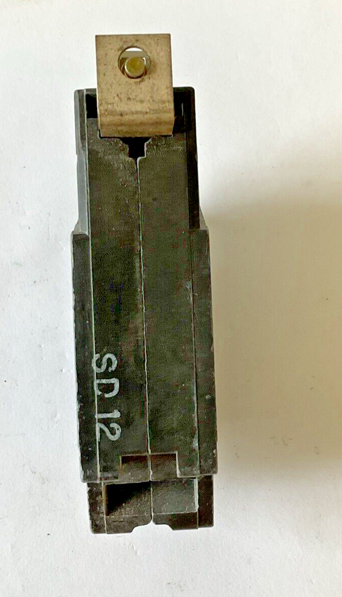 GENERAL ELECTRIC THQB1115 CIRCUIT BREAKER 15A 120/240VAC 1POLE THQB***LOTOF4***