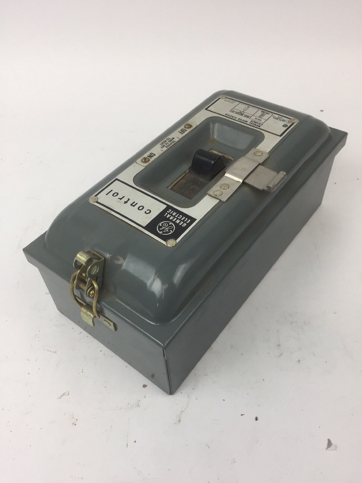 GE CR1062 S7G MANUAL STARTER 2 POLE TOGGLE OPER 1 OVERLOAD NEMA SIZE 1