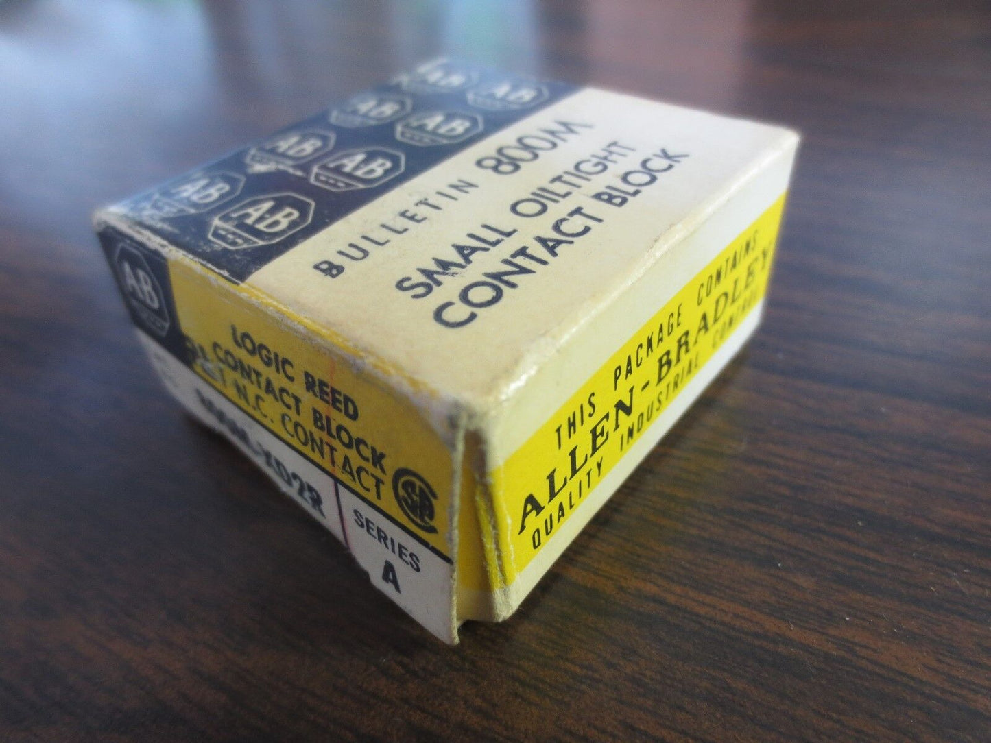 ALLEN-BRADLEY 800M-XD2R LOGIC REED CONTACT BLOCK 1 N.O. - NEW SURPLUS - Ser. A