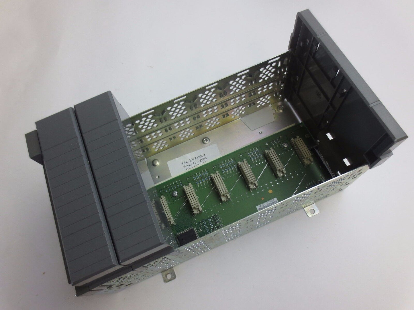 ALLEN-BRADLEY 1746-A7 RACK for SLC500 Ser. B - 7-SLOT RACK with (2) SLOT FILLERS