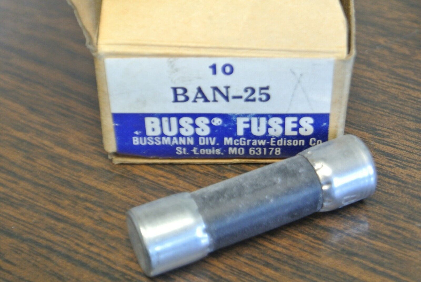BOX of 10 / BUSS BAN-25 MIDGET FUSE / 25A / 250V / NEW SURPLUS / BAN25