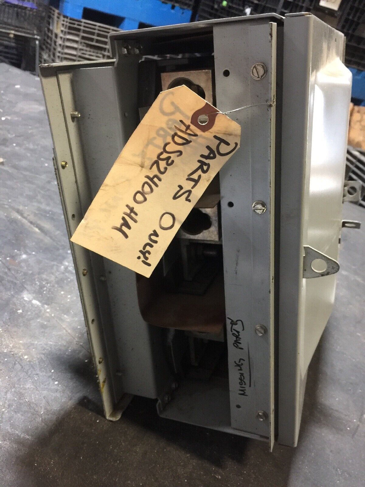 GE SPECTRA SERIES ADS32400HM FUSIBLE SWITCH UNIT 240VAC 250VDC 400A 3P 125HP