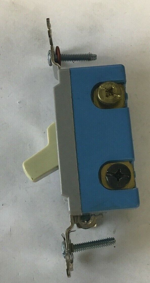 HUBBELL HBL1203I SWITCH IVORY SER 1200 3WAY TOGGLE 15A 120/277VAC***LOTOF2***