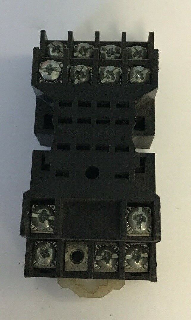ALLEN BRADLEY 700-HN128 RELAY BASE 14 PIN SOCKET 300 VAC (MAY BE MISSING SCREWS)