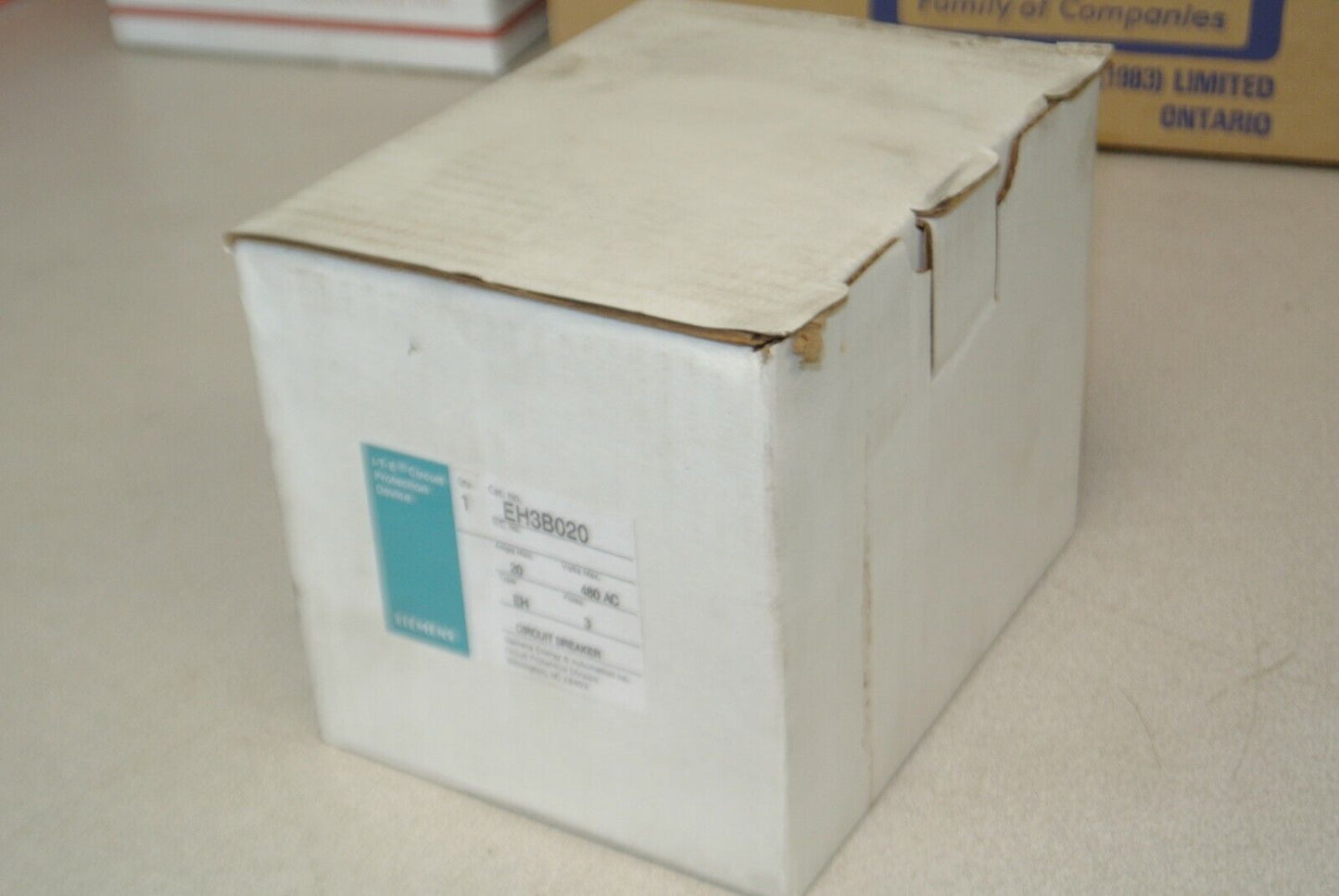 I-T-E / SIEMENS EH3B020 CIRCUIT BREAKER / 480V / 20A / 3 POLE SHIPS FREE to USA
