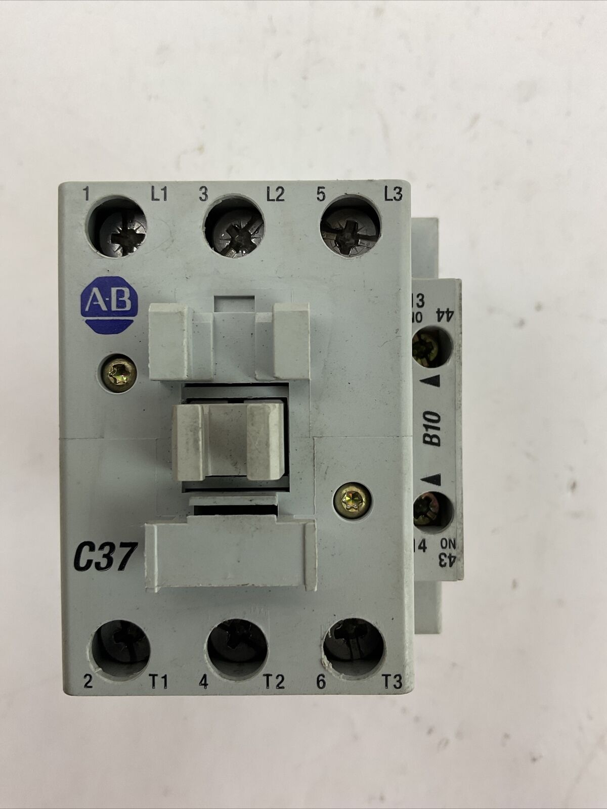 ALLEN BRADLEY 100-C37*00 SER C CONTACTOR 600VAC 60AMP 30HP 3PH COIL 120V 100-S