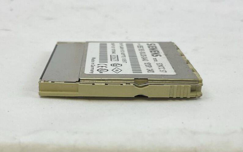 SIEMENS 1P 6ES7 951-0KJ00-0AA0 SMIATIC S7 MEMORY CARD 5V FLASH 512 kBYTE / 8 BIT