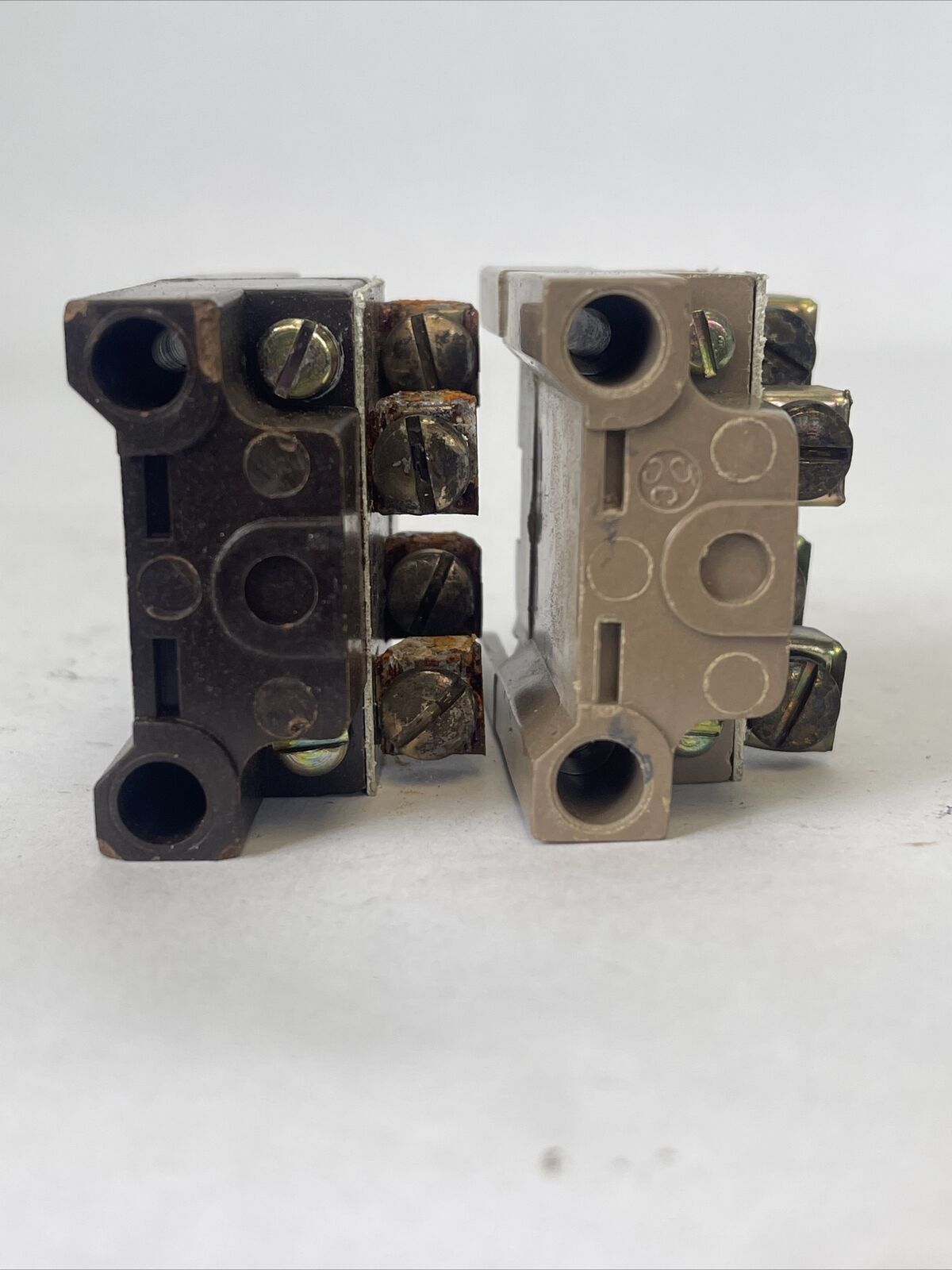 SYLVANIA CLARK PA 600V CONTACT BLOCK 1 N.O.-1N.C. CONTACTS PANEL MOUNT(LOT OF 2)