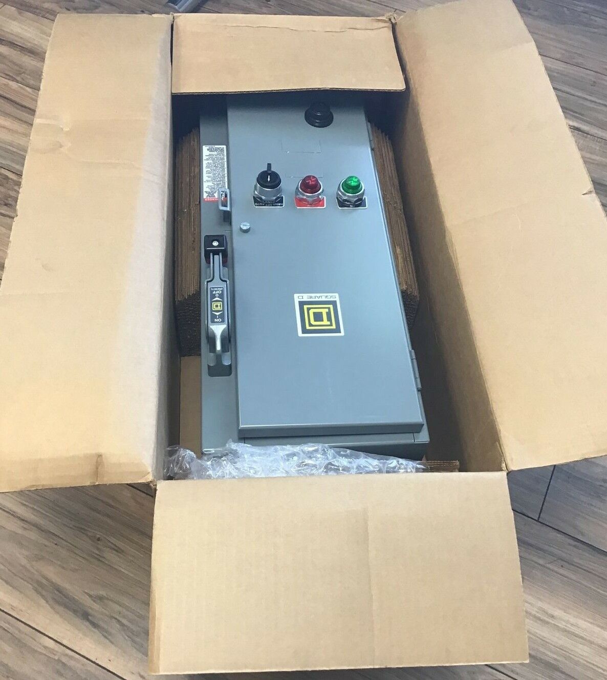 SQUARE D 8538SBG33V81CFF4P71P72T11X11 DISCONNECT SWITCH 30A TYPE1 SER.D