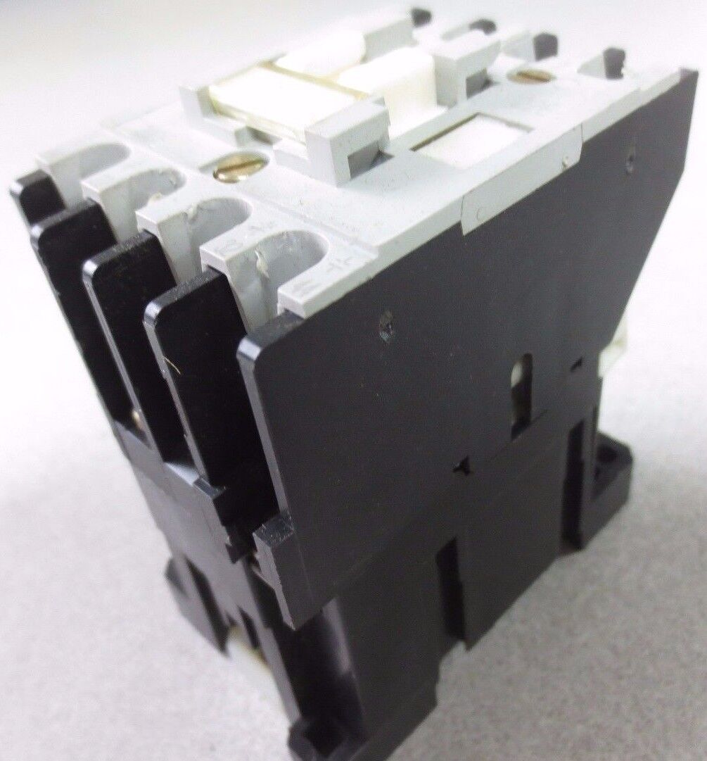 ALLEN-BRADLEY 700-P220A1, Ser. C - RELAY