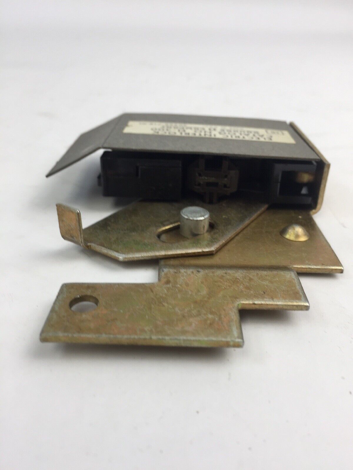 SQUARE D EI-300 ELECTRIC INTERLOCK FOR 30 AMP SWITCH 1 NORMALLY OPEN CONTACT