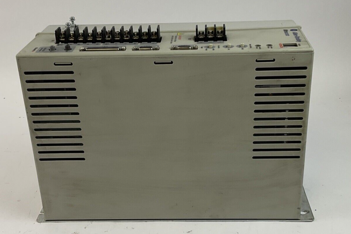 ALLEN BRADLEY 2098-DSD-HV050-SE SERVO DRIVE SER.B 460VAC 3PH 50/60HZ