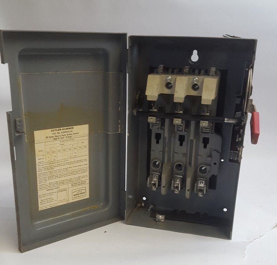 Eaton Cutler Hammer 4105H311H 30 Amp 600 VAC 3 Pole Fusible Switch Disconnect