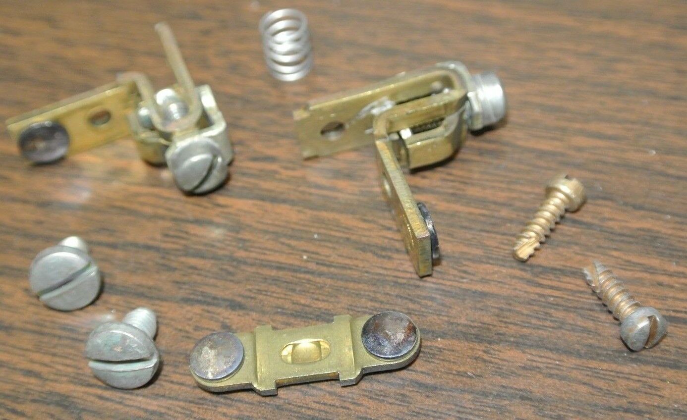 GENERAL ELECTRIC CR55-152313G7 CONTACTS SET / 1 POLE / NEW SURPLUS
