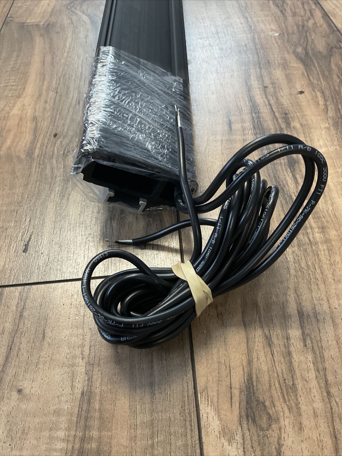 TAPE SWITCH TS-57 SENSING EDGE 50" LG ALUM FLAT CHN, BLK FAIL SAFE LEADS
