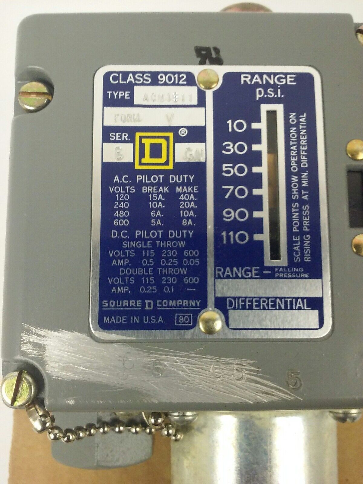 SQUARE D 9012 ACW1S11 SER.B, PRESSURE SWITCH, SET 40-44 PSI, FORM V, 9012 ACW1