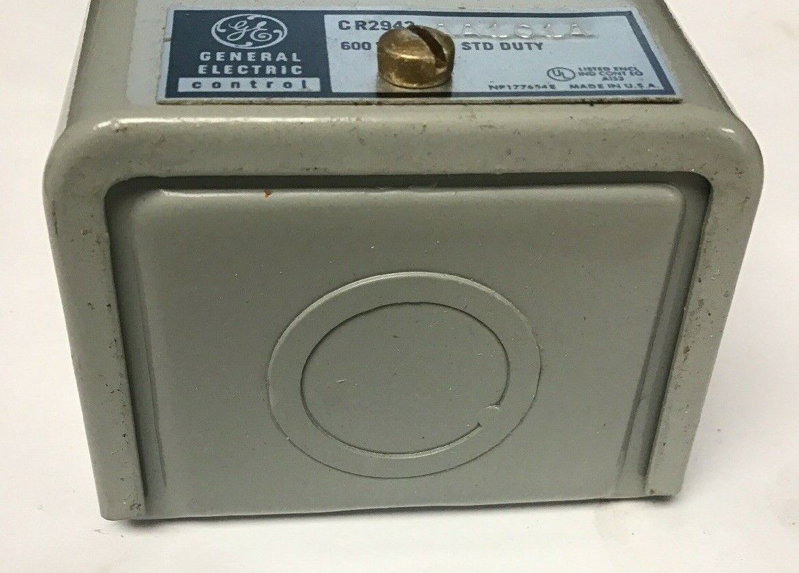 GE CR2943AA101A STANDARD-DUTY PUSHBUTTON STATION 600V