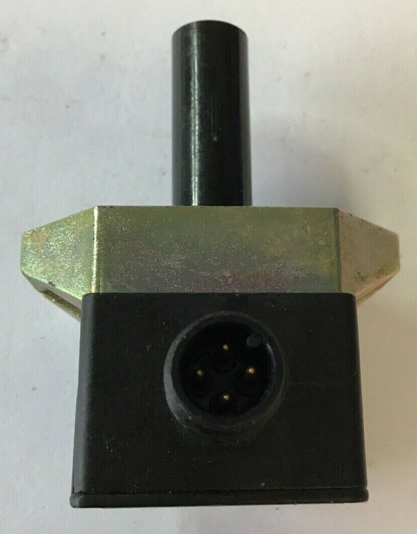 NAMCO CYLINDICATOR EE210-11344 LPR 3000PSI 1.250" PROBE 30VDC SENSOR UNIT