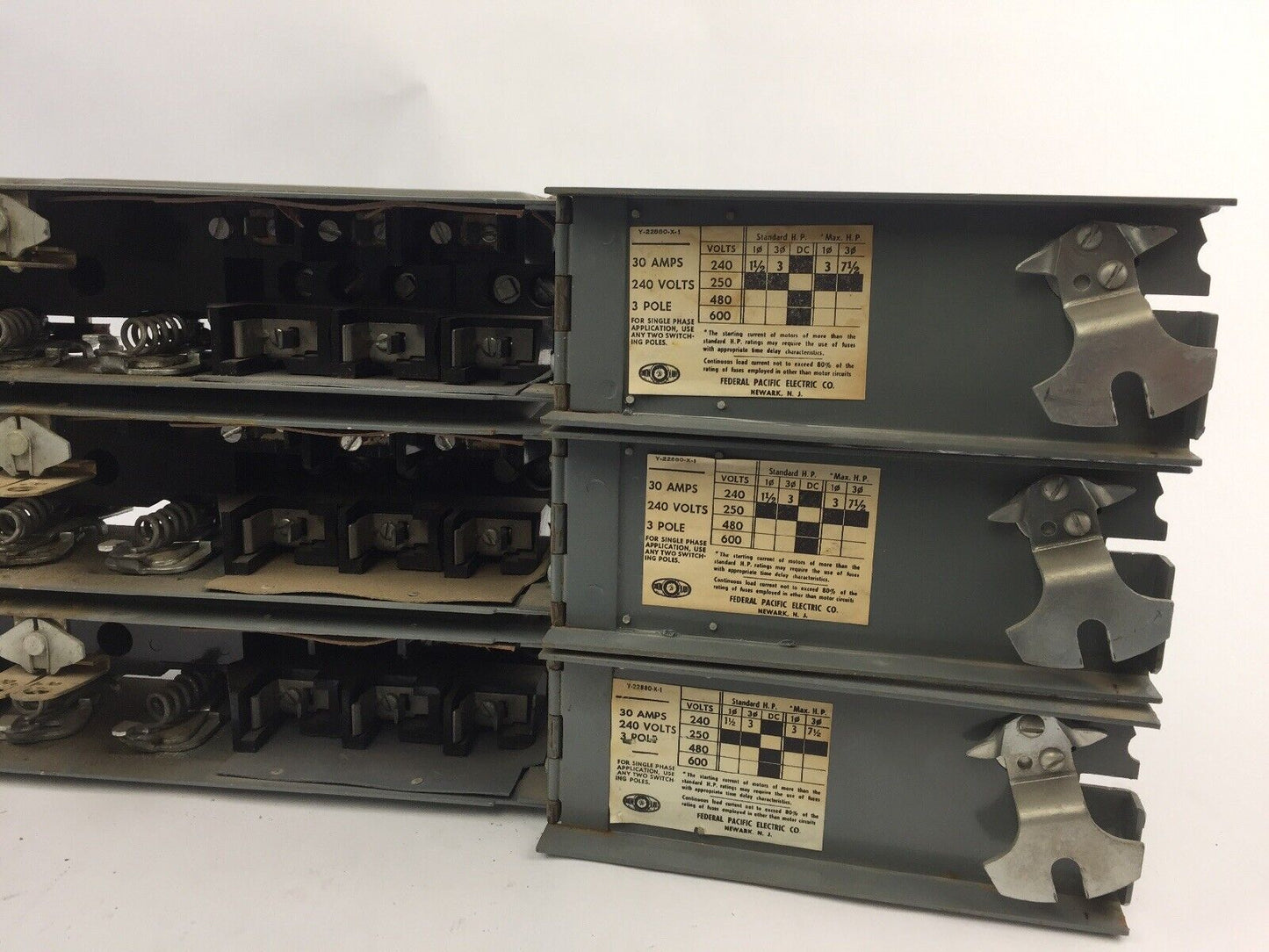 Federal Pacific QMQB-3332C Fusible Panelboard Switch 30 Amp 240VAC 3-POLE 3HP