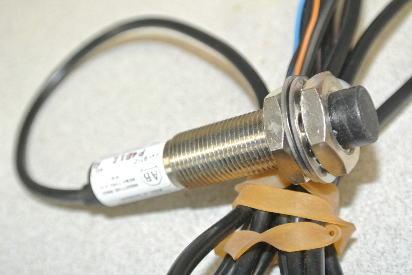 ALLEN-BRADLEY 871C-P4B12 CYLINDRICAL INDUCTIVE PROXIMITY SWITCH / 10-30VDC 12mm