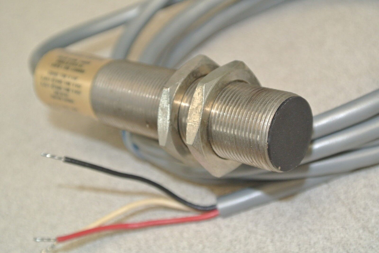 ALLEN-BRADLEY 871C-A5A18 CYLINDRICAL INDUCTIVE PROXIMITY SWITCH / 10-30VDC 18mm