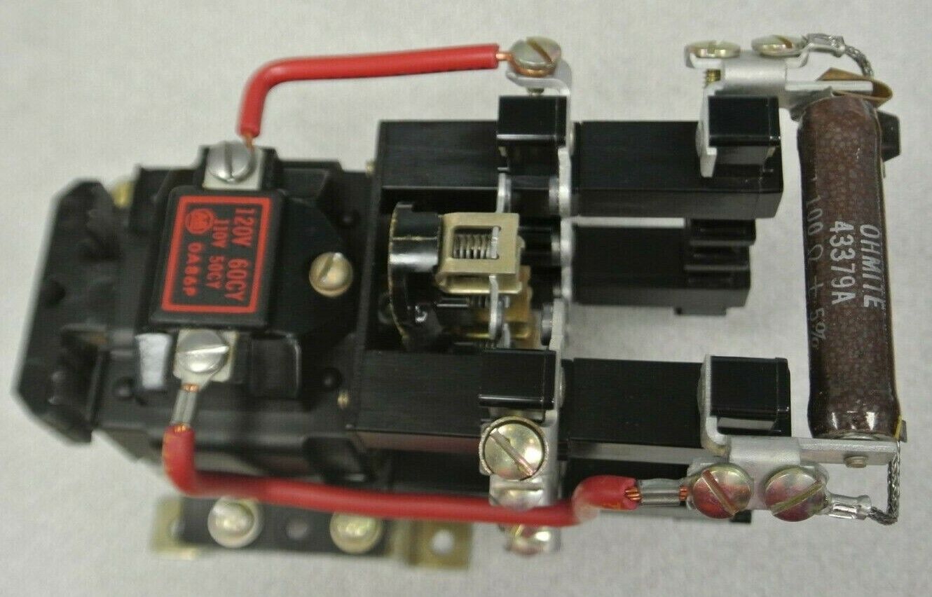 ALLEN-BRADLEY 700-BA300A1, Series A / RELAY / 3-POLE / N.O. / 120V / NEW SURPLUS