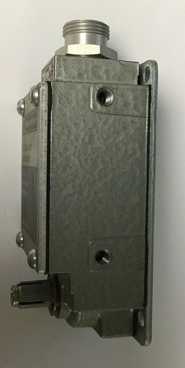TELEMECANIQUE R.B.DENISON LOX-SWITCH L143 TYPE L LIMIT SWITCH NEMA A600