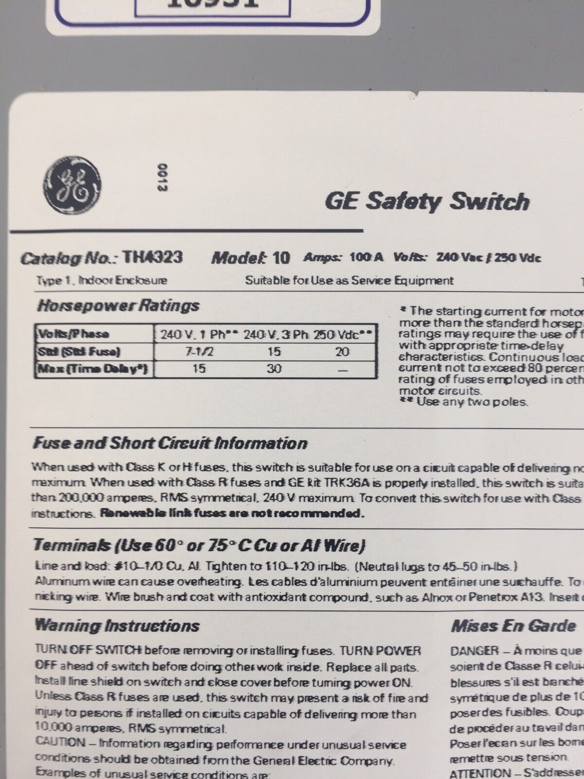 GE TH4323 HEAVY DUTY FUSIBLE SAFETY SWITCH MODEL 10 100A 240VAC 250VDC 30HP TYPE