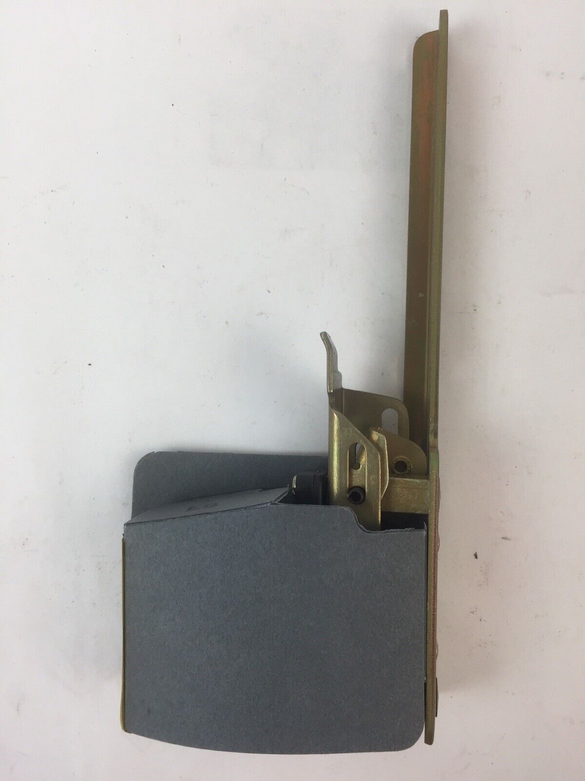 SQUARE D 9999 R-9 TWO POLE ELECTRICAL INTERLOCK FOR 100 & 200 AMP DISCONNECT
