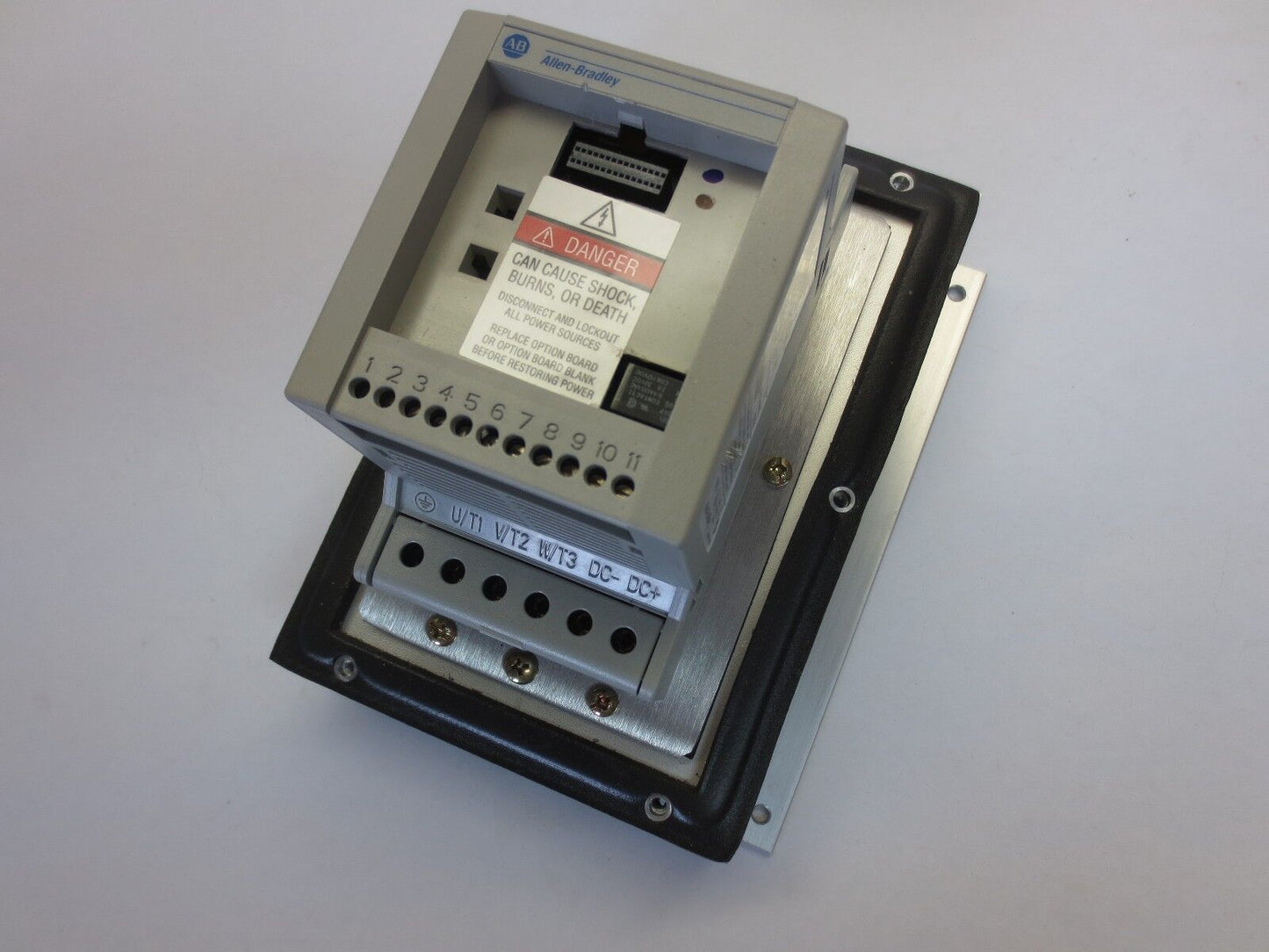 ALLEN-BRADLEY 160-BA02PPS1 W/ 160-B1 & 160-P1 - SMART SPEED CONTROLLER AC DRIVE