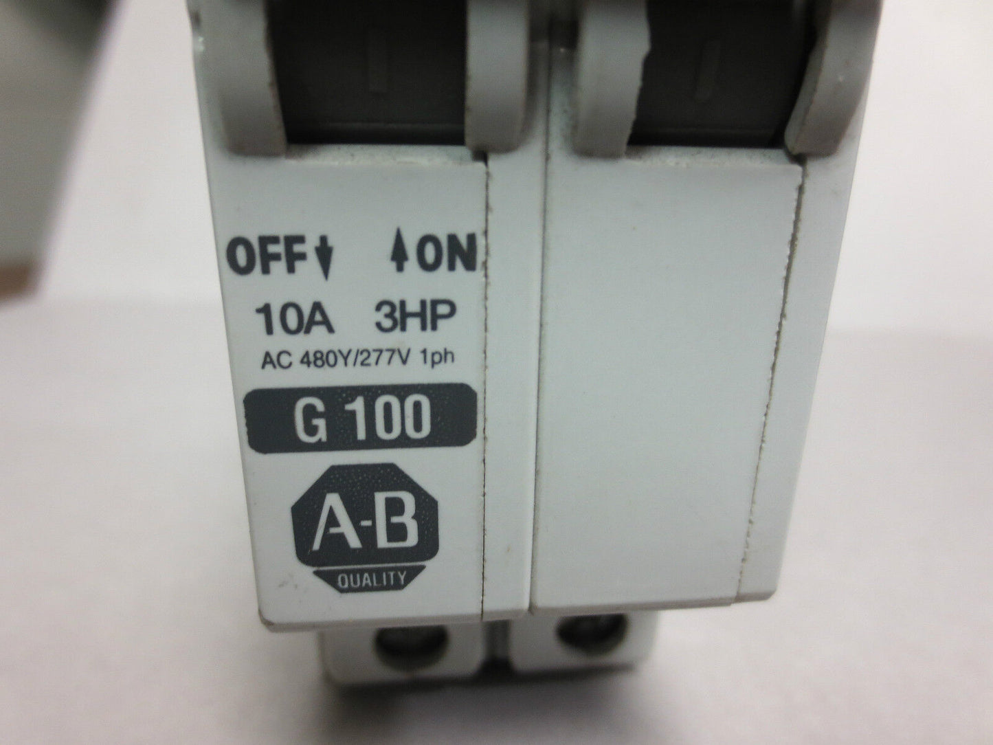 ALLEN-BRADLEY 1492-CB2 Ser. C - 2-POLE CIRCUIT BREAKER, 10A, 3HP