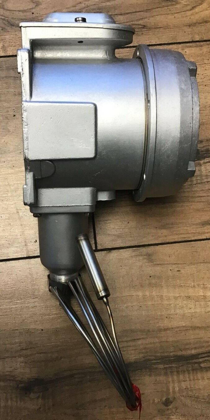 UNITED ELECTRIC CONTROLS TEMP SWITCH TYPE E122 MODEL 9180 3BS 100-400*F35-200*C